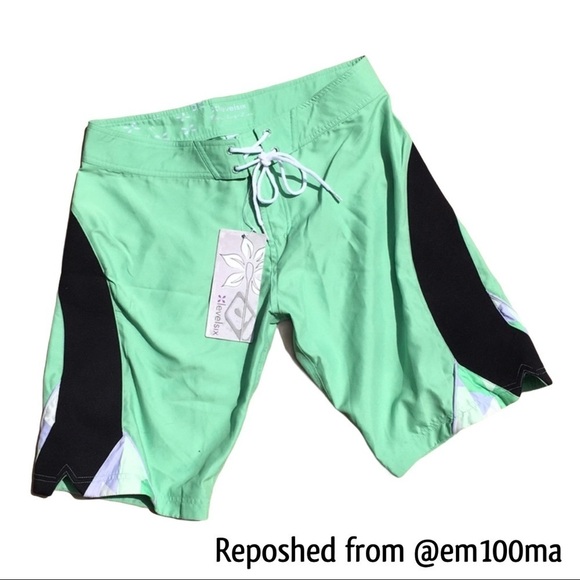 Levelsix Size 6 Boardshorts - Picture 1 of 4